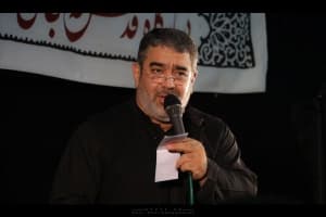 آهسته آستین به دهن گریه میکنم