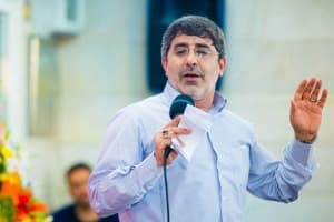 چون که بزم شادی ما با دل همنشین است