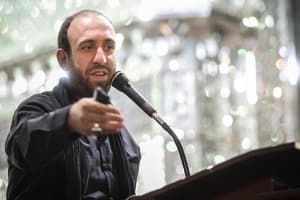 خدیجه کبری میبنده بار سفر